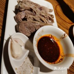 清真美食探索 貫貫吉穆斯林餐廳（人民廣場店）手抓羊肉口碑與實(shí)拍解析